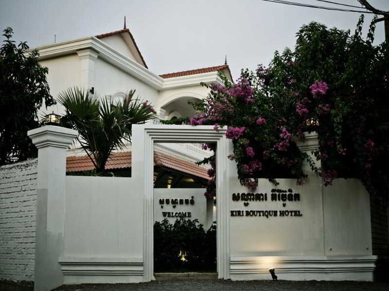 Kiri Boutique Hotel Siem Reap Bagian luar foto